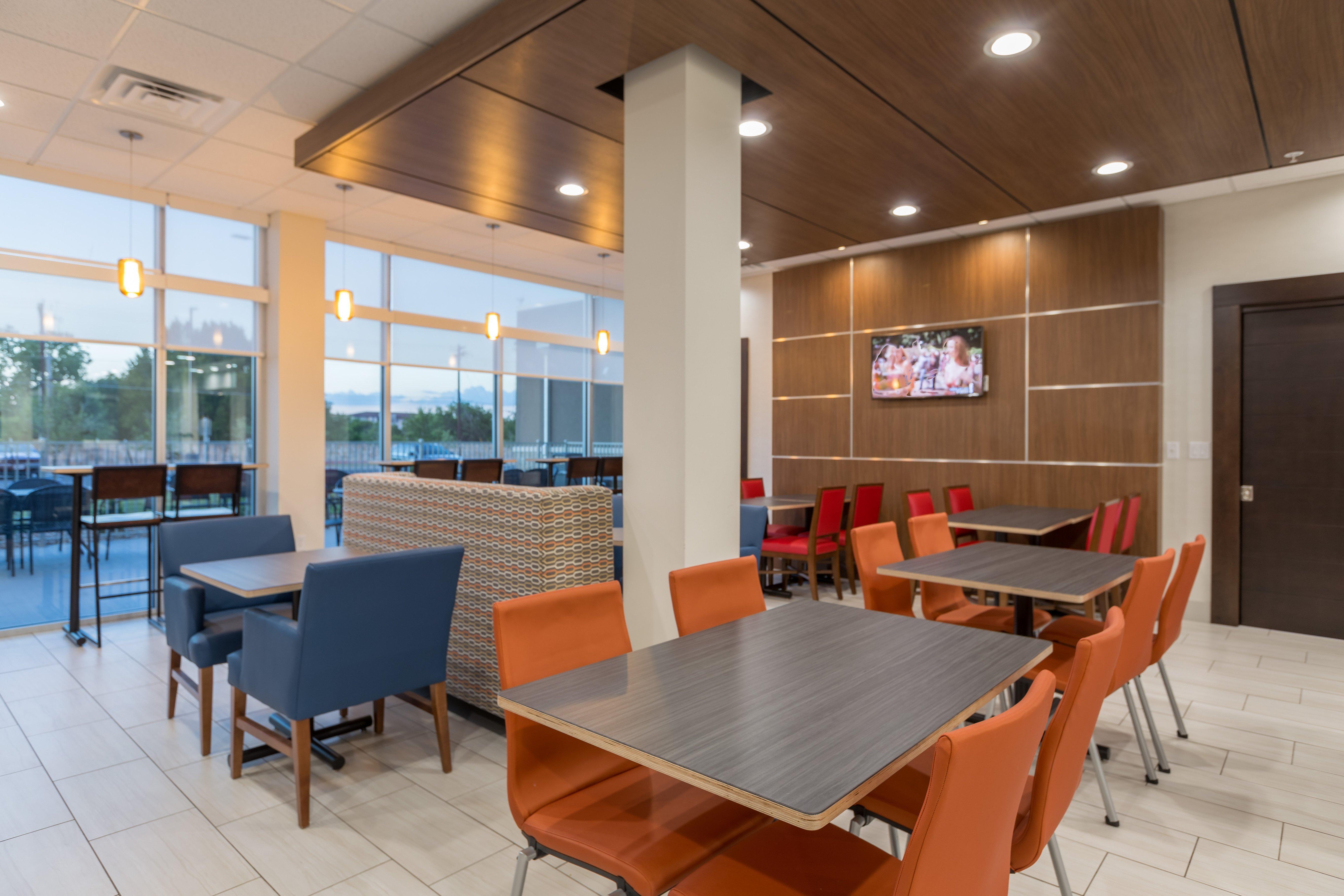 Holiday Inn Express & Suites - San Marcos South By Ihg Exterior photo